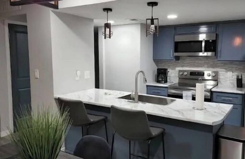 Biggs Field Condo | Eastside 3 bed 2 bath, King en suite & fast Wifi