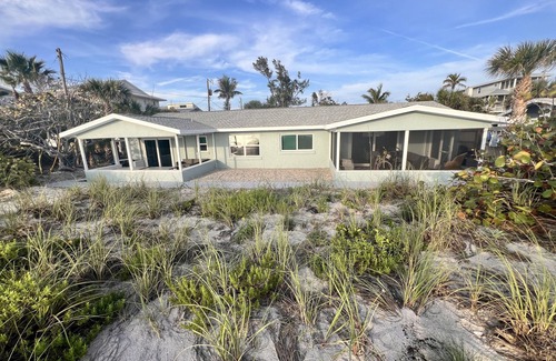 Englewood Cottage | Easy Beach Vacation