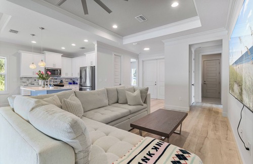 North Port House | "Easy Escape" to Mineral Spring Florida 3 bedroom 2 bath sleeps 8 people