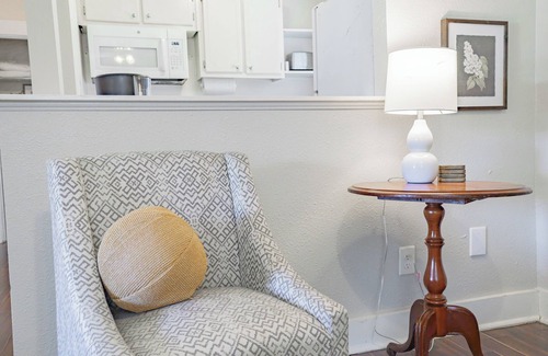 Mobile Apartment | Easy Living in Midtown – 22A