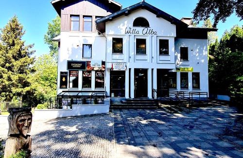Naleczow Apartment | EASY RENT Apartments - Willa Alba