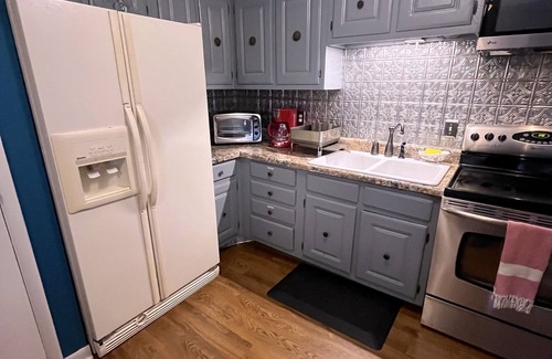 Athens House | Easy Walk Downtown, UGA, Breweries - Private Yard