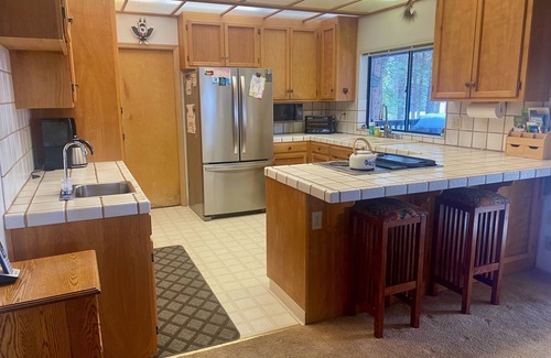 Dorrington Cabin | Ebbetts Pass Getaway - Awesome Easy Access Large Mountain Cabin