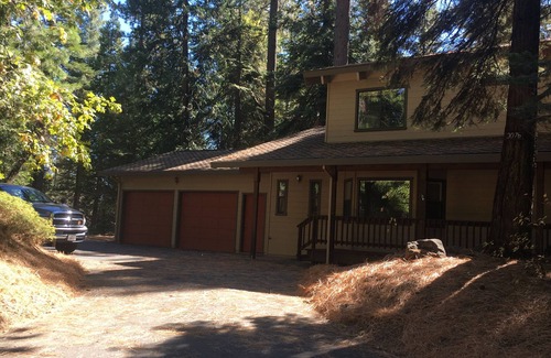 Dorrington Cabin | Ebbetts Pass Getaway - Awesome Easy Access Large Mountain Cabin