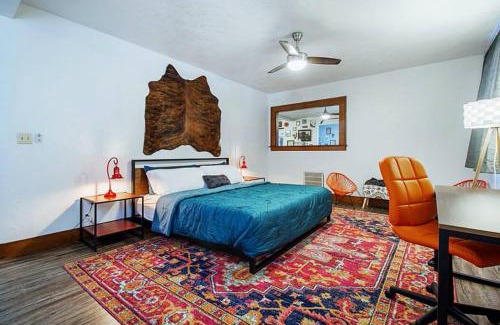 Central Oklahoma City Apartment | Eccentric Escape-hop skip jump to Plaza District