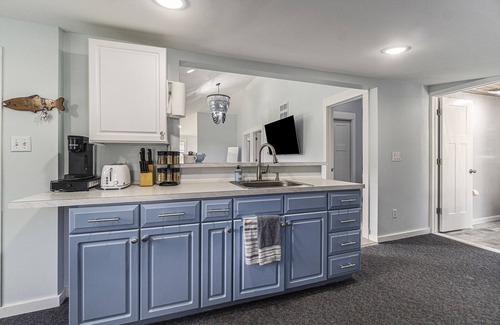Frankfort Cottage | Echo's Cove- Downtown Cottage- 1 Mile from Lake Michigan