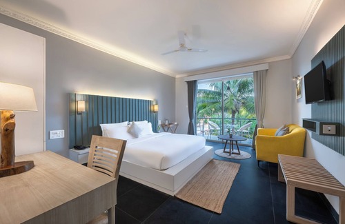 Morjim Hotel | Echor Samara Morjim Goa Sea View Restro