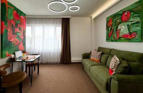 Satu Mare Apartment | Eclectic 6