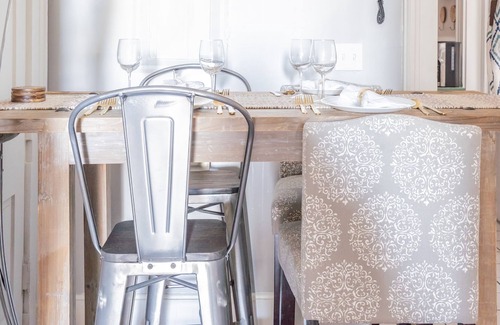 Covington Apartment | Eclectic Loft near Riverfront and Mainstrasse!!