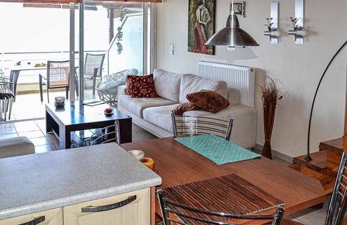 Egira Apartment | Eclectic Residence With Beach At The Doorstep