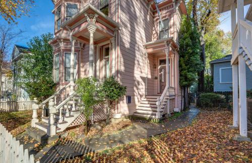 Alkali Flat House | Eclectic Sacramento Home about Half Mi to Downtown!