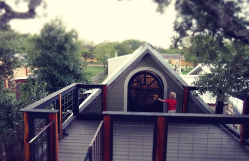 Wimberley House | ECLIPSE IN THE HOT TUB!nmarket days & town square with in walking distance !