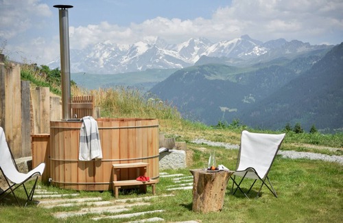 Hauteluce Ski Chalet | Eco-design chalet with view of Mont Blanc and Nordic bath (15 people)