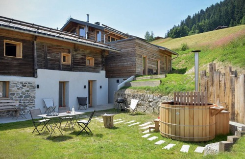 Hauteluce Ski Chalet | Eco-design chalet with view of Mont Blanc and Nordic bath (15 people)