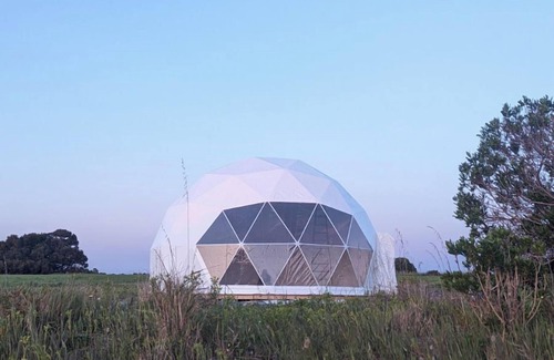 Minlacowie Apartment | Eco-Friendly Glamping Dome on 30 Acres of Absolute Beachfront
