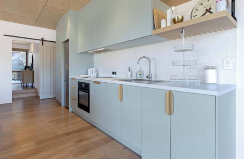 Clarendon Apartment | EcoFriendly Scandinavian Retreat Near McLaren Vale