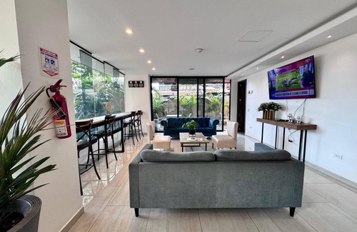 Las Lomas I Hotel | EcoHub Hotel Medellin