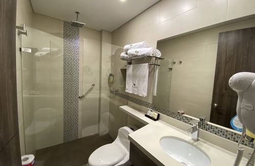 Las Lomas I Hotel | EcoHub Hotel Medellin