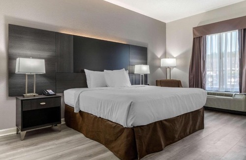 Red Hill Hotel | Econo Lodge at the University