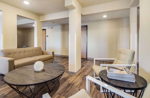 Burlington Hotel | Econo Lodge Burlington I-70