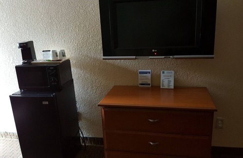 Temple Crest Hotel | Econo Lodge Busch Gardens