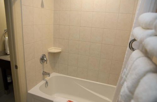 Taber Cabin | Econo Lodge