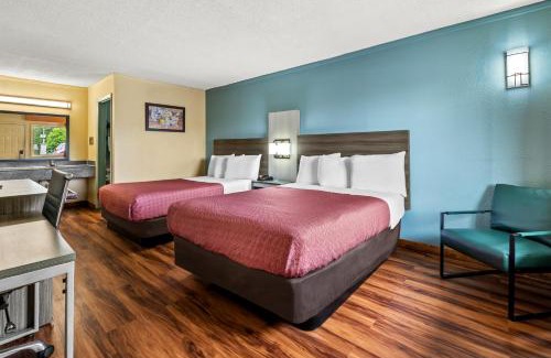 Enderly Park Cabin | Econo Lodge Charlotte Airport Area