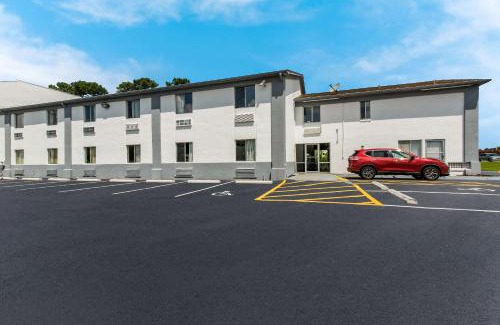 Havelock Cabin | Econo Lodge Cherry Point