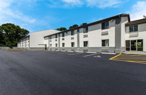 Havelock Cabin | Econo Lodge Cherry Point