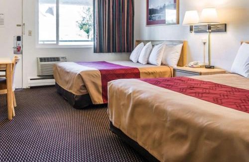 Central Colorado Springs Cabin | Econo Lodge Colorado Springs Downtown