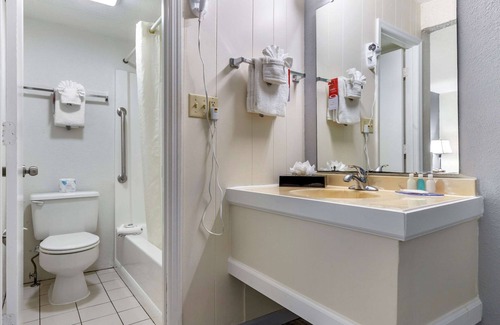 Conway Hotel | Econo Lodge Conway