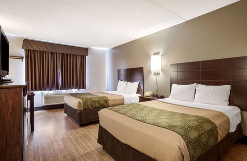 Corfu Hotel | Econo Lodge Darien Lakes