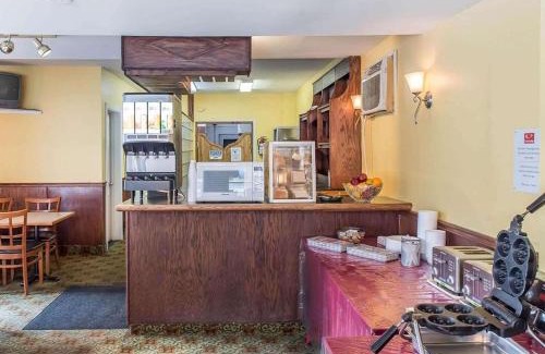 Downtown Ottawa Cabin | Econo Lodge Downtown