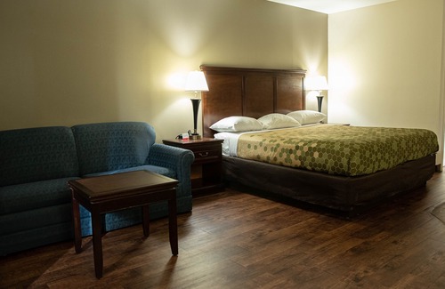 Hopewell Hotel | Econo Lodge Near Fort Gregg-Adams I-295