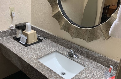 Harlandale Hotel | Econo Lodge San Antonio South