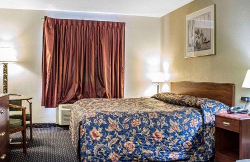 Scranton Cabin | Econo Lodge Scranton near Montage Mountain