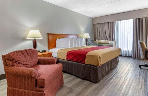 West Southern Pines Hotel | Econo Lodge & Suites Southern Pines