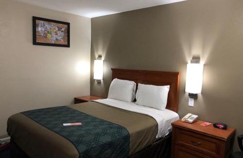 Temple Cabin | Econo Lodge Temple