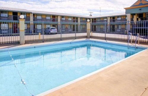 Temple Cabin | Econo Lodge Temple