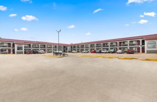 Belton Cabin | Econo Lodge