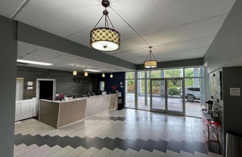 Forest City Cabin | Econo Lodge