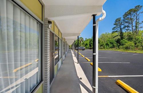 Jennings Cabin | Econo Lodge