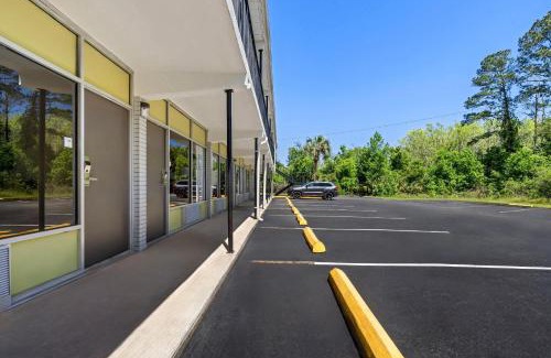 Jennings Cabin | Econo Lodge