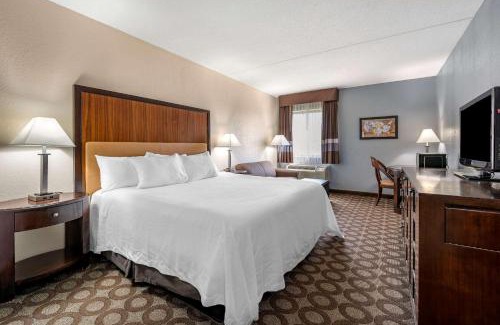 Lafayette Cabin | Econo Lodge