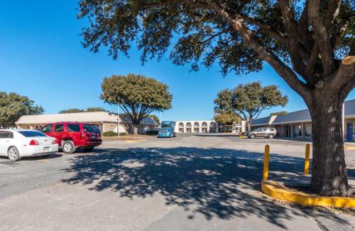 Sonora Cabin | Econo Lodge