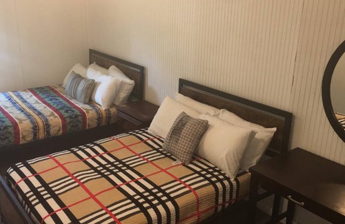 Memphis Cottage | Economical Central Guest house