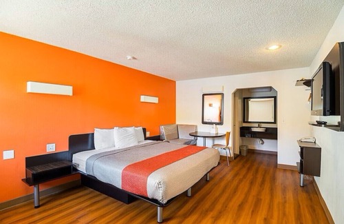 Blue Springs Hotel | Economy Hotel Kansas City