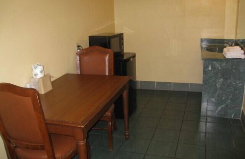Viavant - Venetian Isles Hotel | Economy Inn