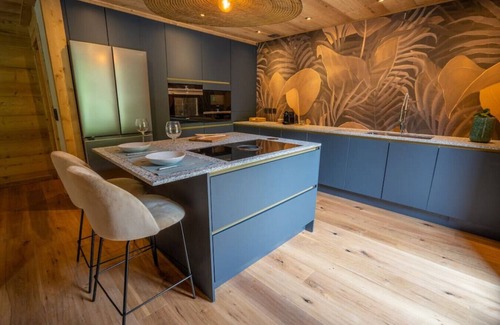 Les Bossons Ski Chalet | Eden - Chalet Spacieux | Views | Jacuzzi | Fireplace | BBQ