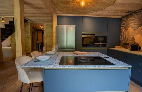 Les Bossons Ski Chalet | Eden - Chalet Spacieux | Views | Jacuzzi | Fireplace | BBQ